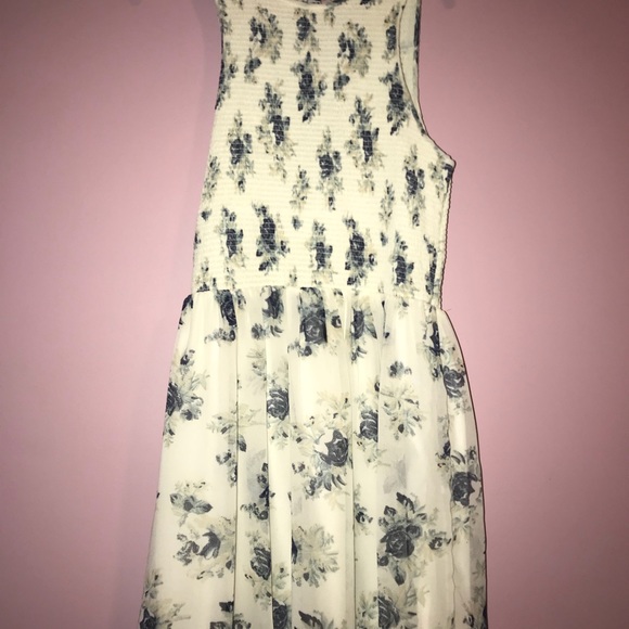 Dresses & Skirts - Floral dress